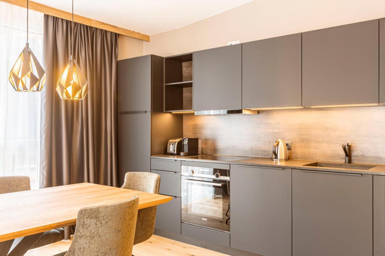 Zillertal Suites Fuegen By Alps Resorts Екстериор снимка