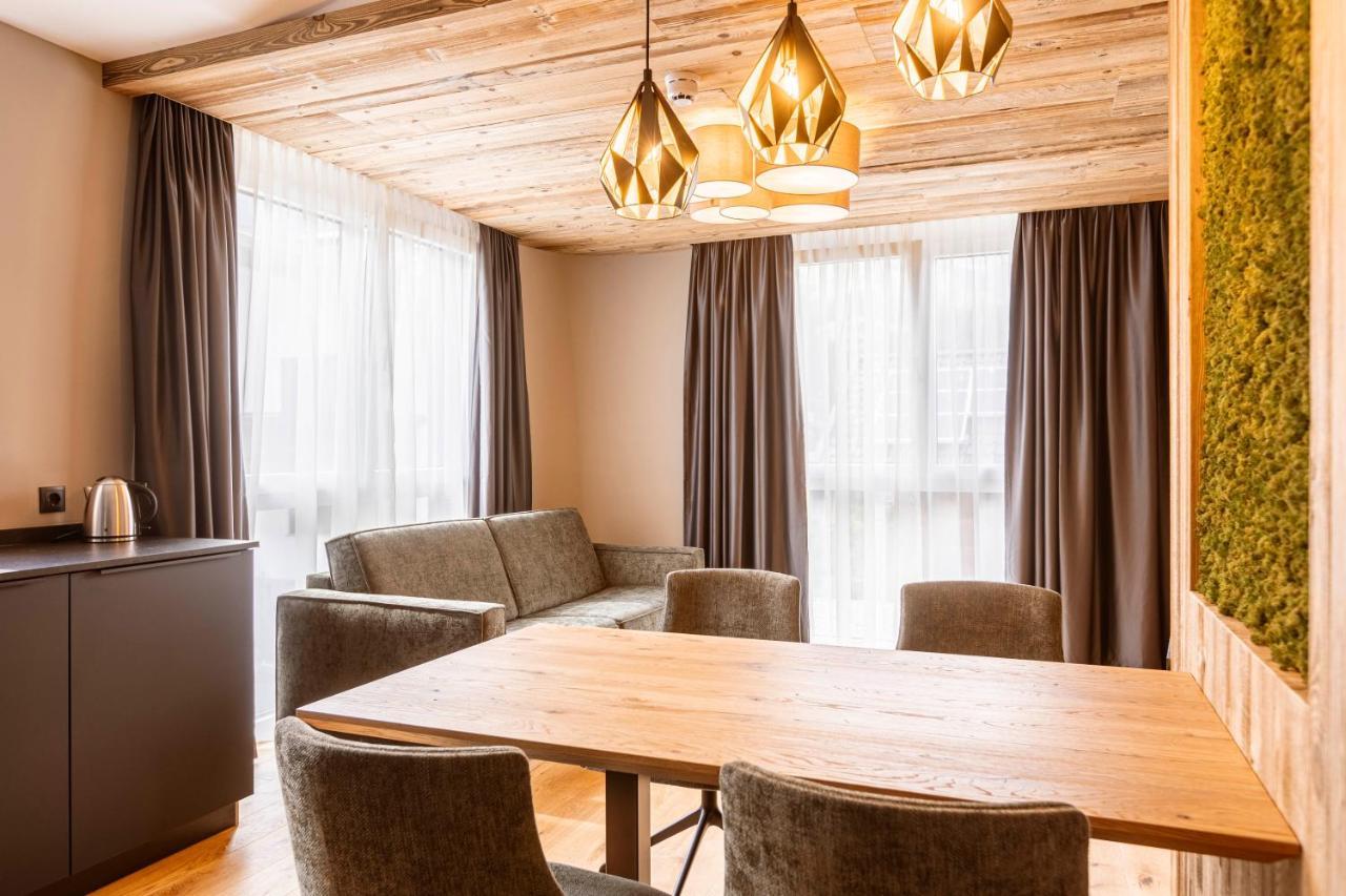 Zillertal Suites Fuegen By Alps Resorts Екстериор снимка