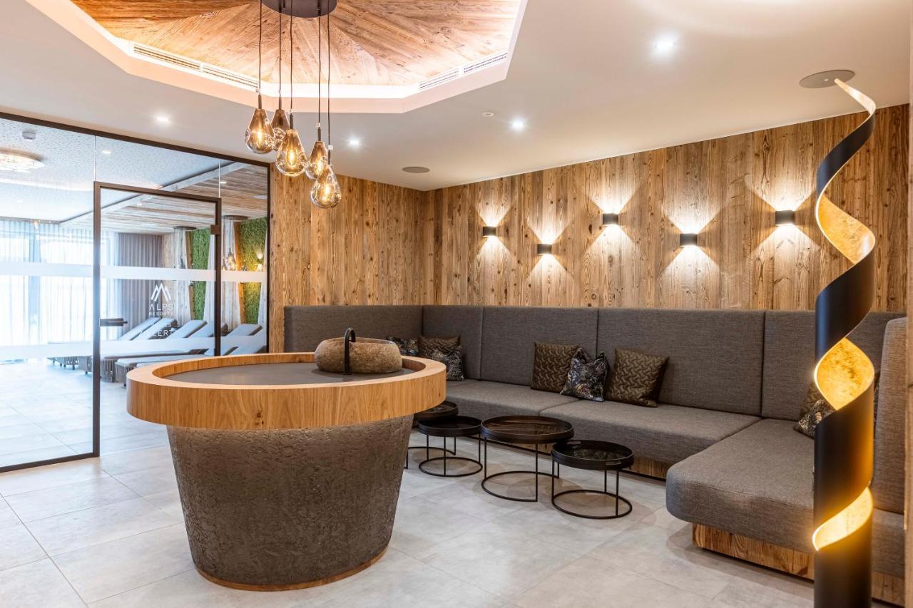 Zillertal Suites Fuegen By Alps Resorts Екстериор снимка